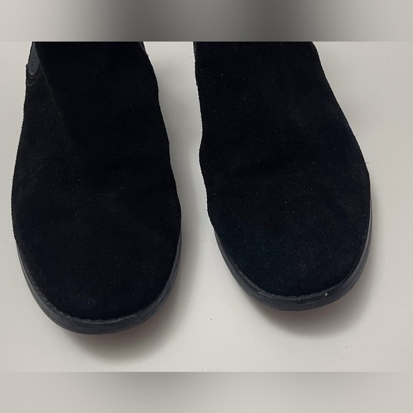 Black suede men\'s Chelsea boots classic chic preppy work fall office workwear main image 10